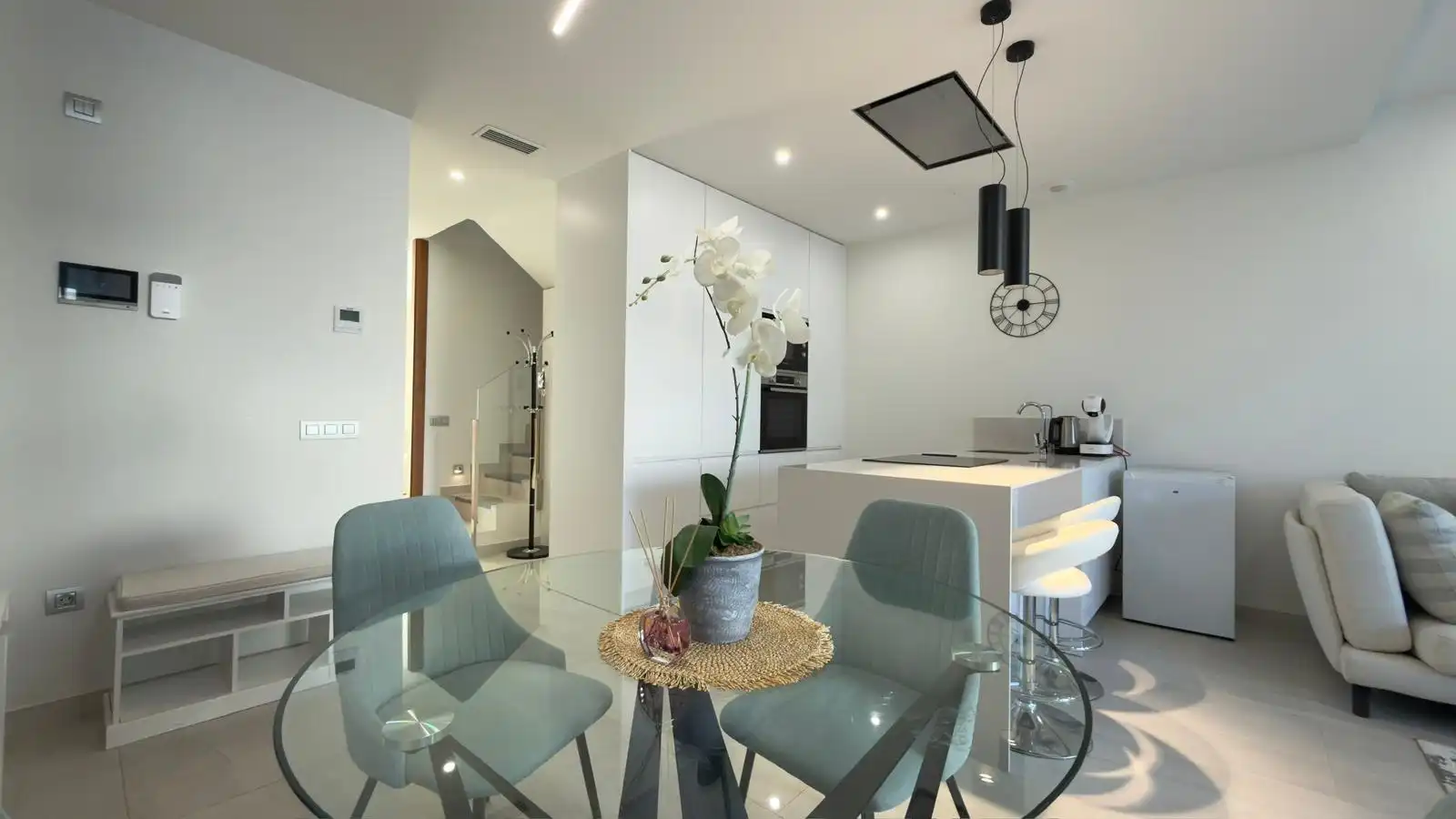 Comedor de Casa o chalet de alquiler en Finestrat con Aire acondicionado, Calefacción y Jardín privado
