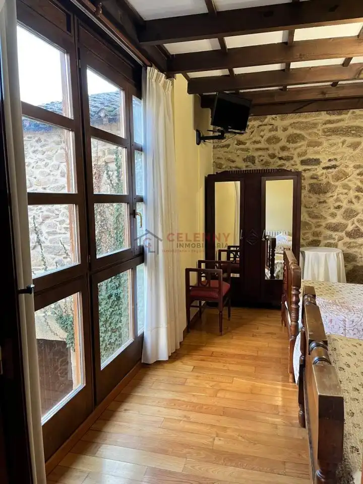 Local en venda en A Pobra de Trives  amb Aire condicionat i Moblat