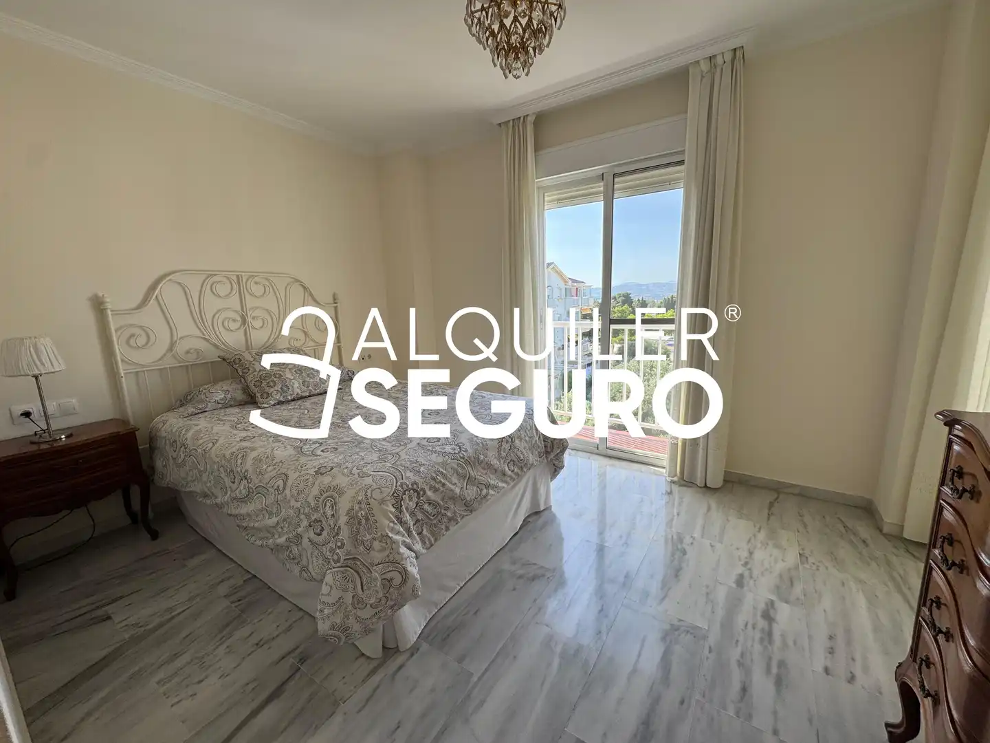 Habitación de Piso de alquiler en Málaga con Aire acondicionado, Terraza y Piscina