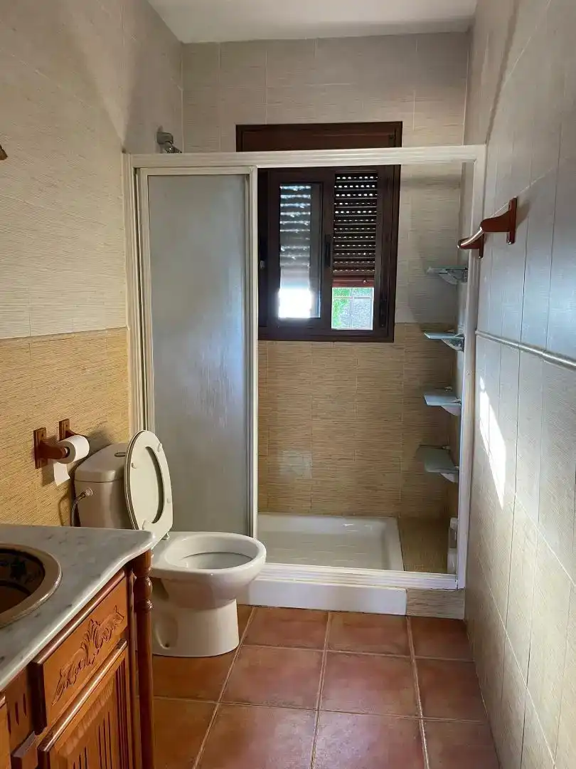 Baño de Casa o chalet de alquiler en Álora con Aire acondicionado, Jardín privado y Piscina