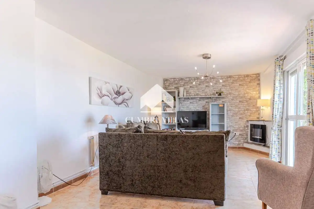Sala d'estar de Casa o xalet en venda en Lújar amb Jardí privat, Terrassa i Internet