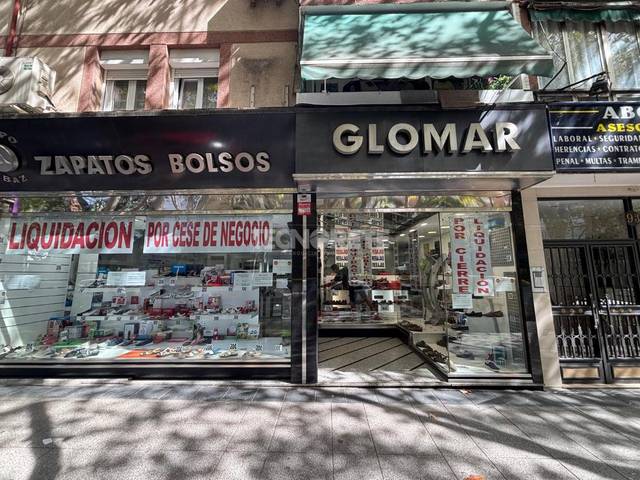 Local comercial en Alquiler en Calle Illescas en Aluche