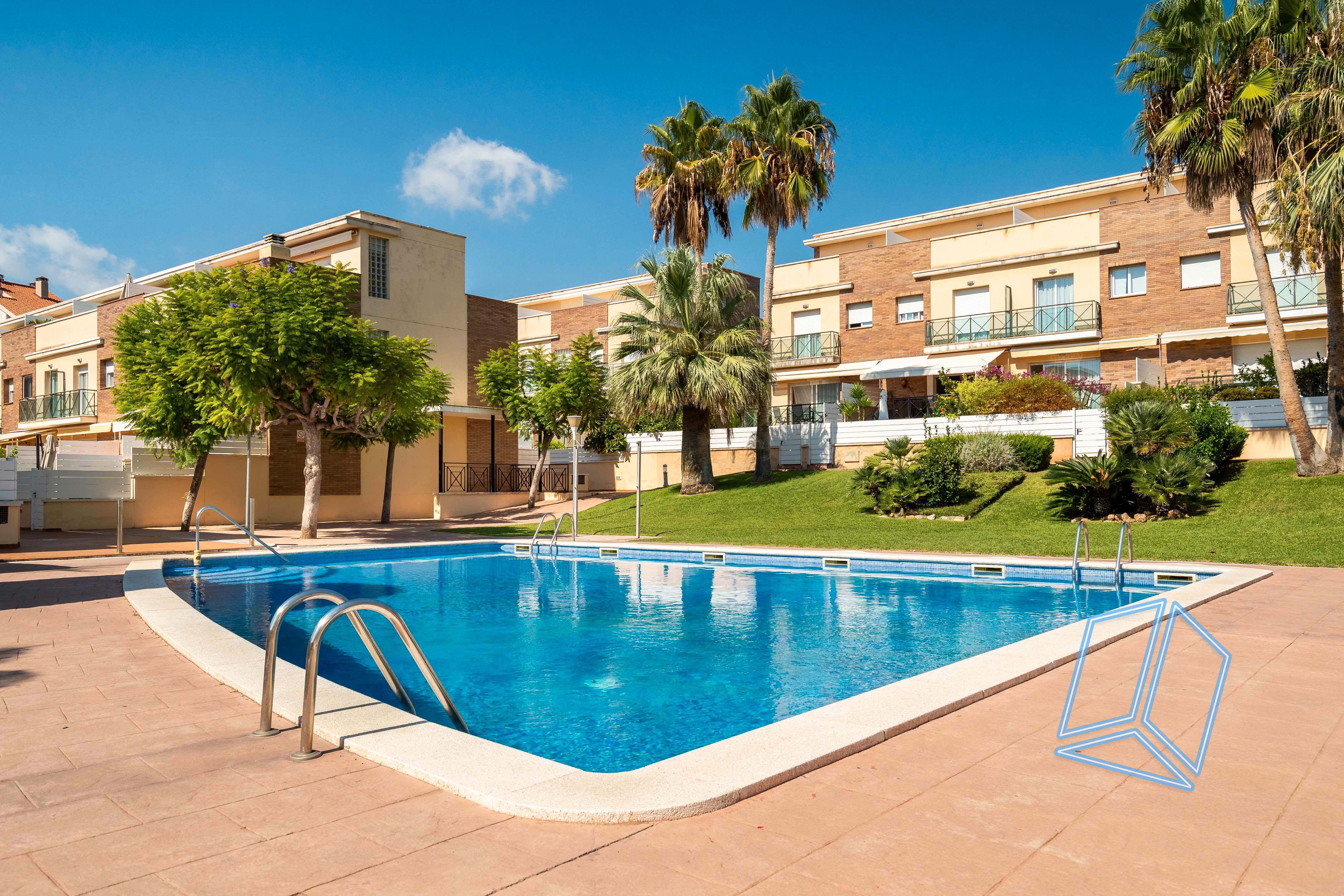 Swimming pool of House or chalet for sale in Calafell  with Terrace, Storage room and Balcony