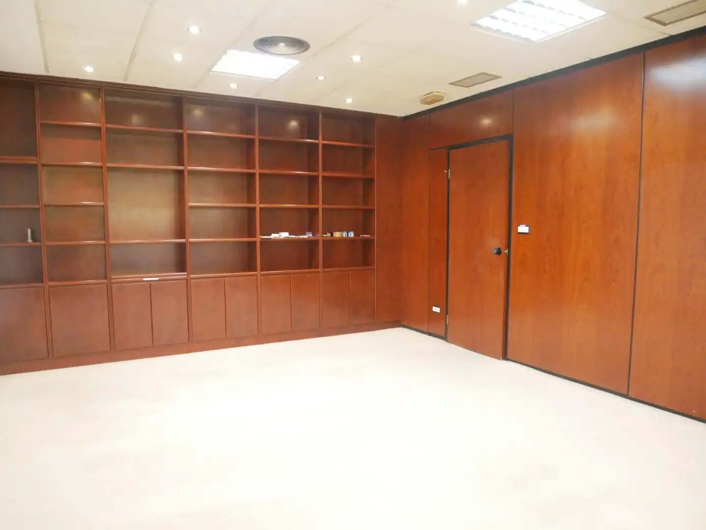 Büro zur Miete in Basauri  mit Klimaanlage und Heizung