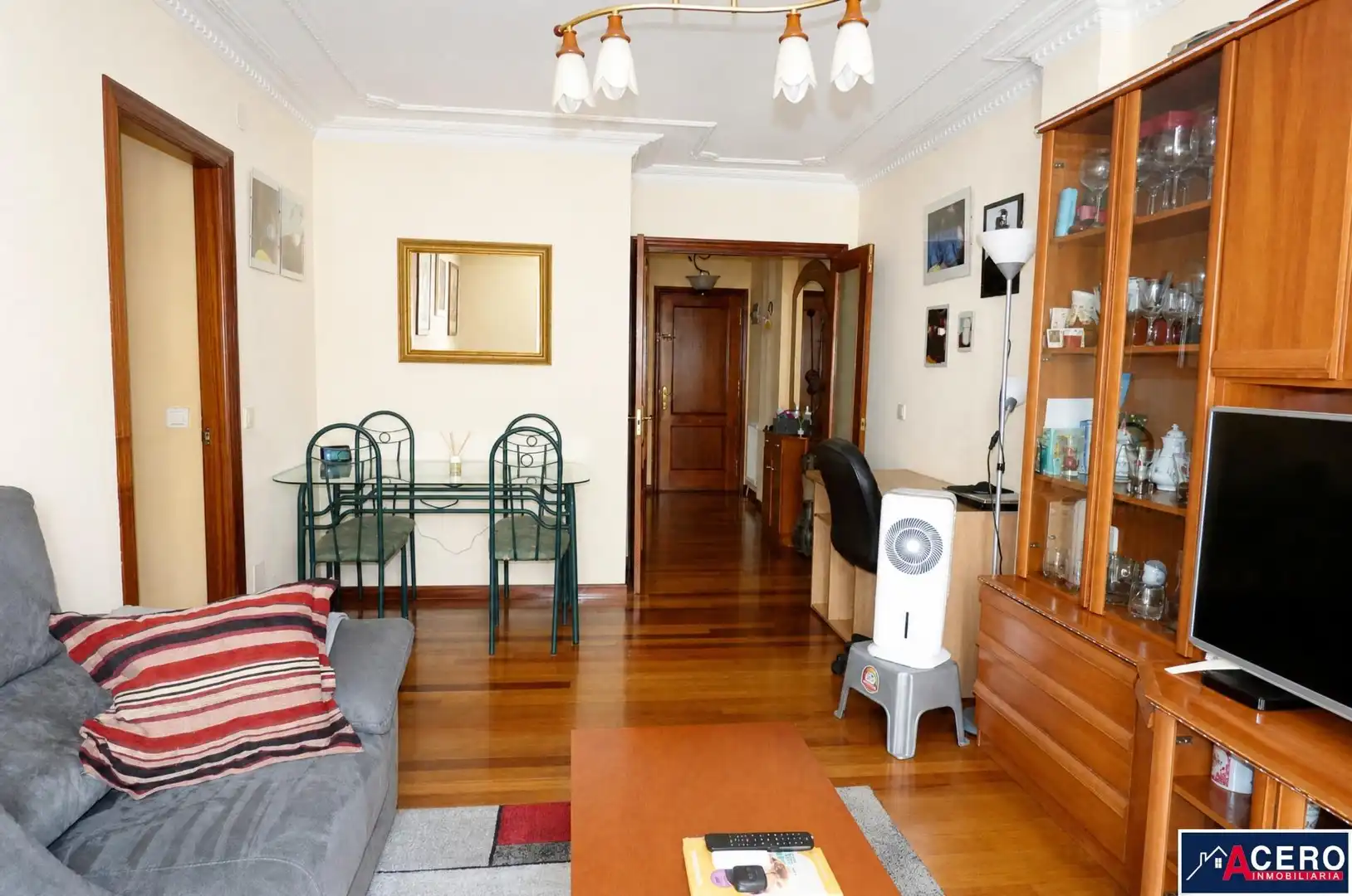 Living room of Flat for sale in Santa Cruz de Bezana  with Heating, Parquet flooring and Furnished