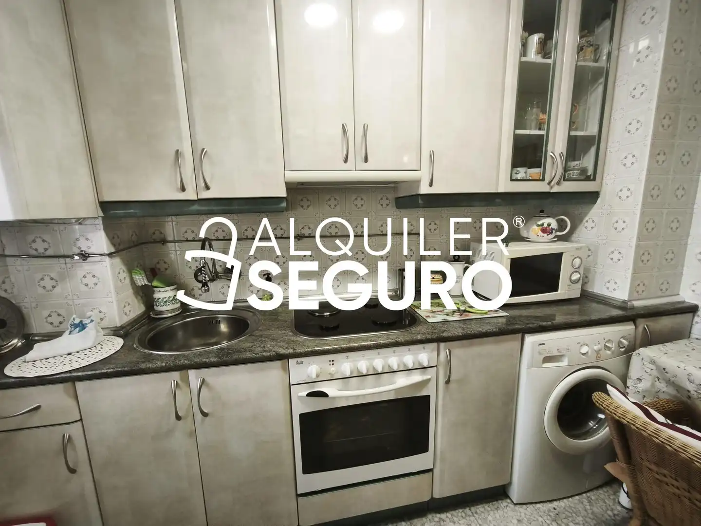 Piso de alquiler en del Sepulcro , La Magdalena