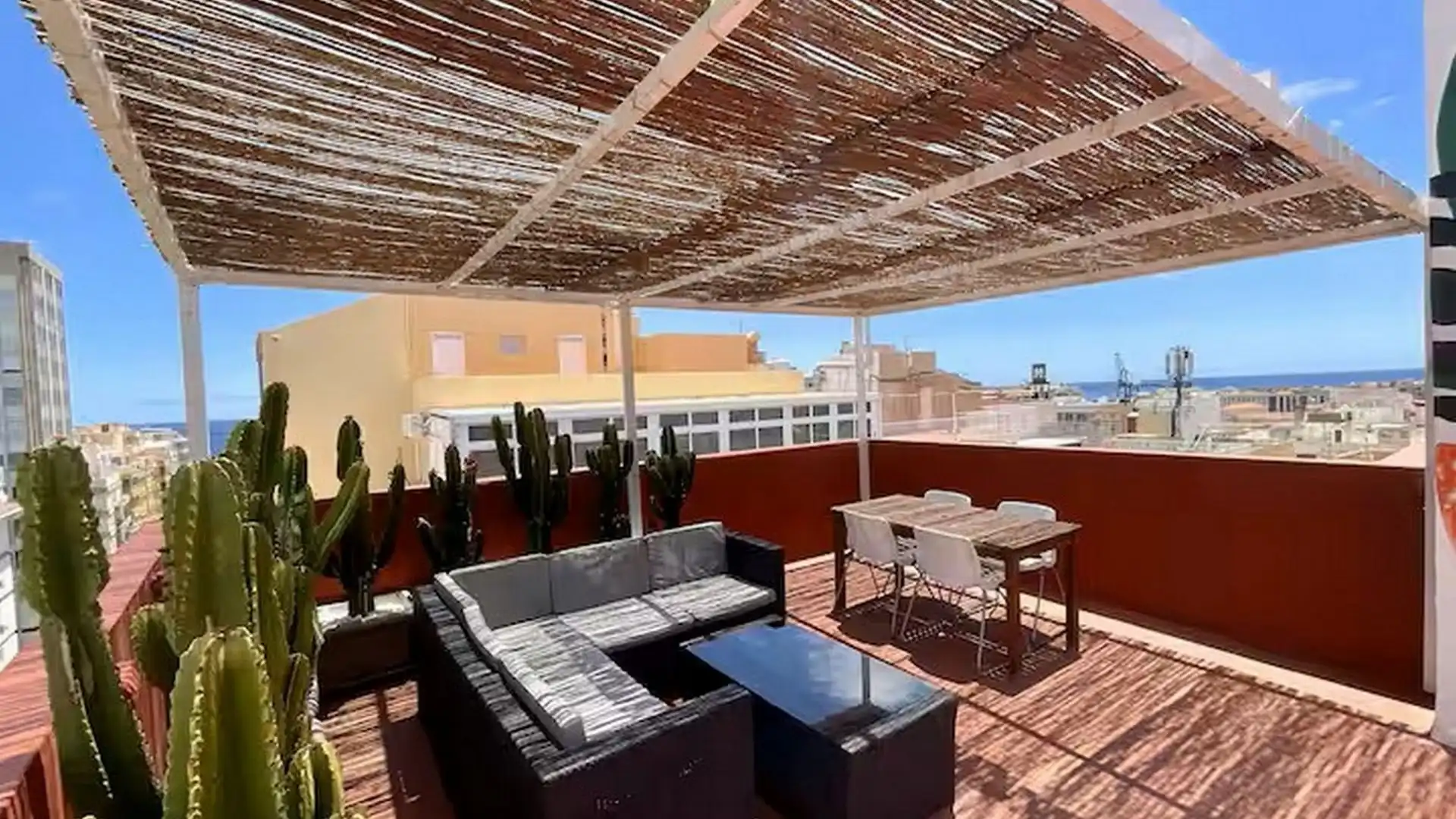 Terrassa de Apartament de lloguer en  Santa Cruz de Tenerife Capital amb Aire condicionat, Calefacció i Jardí privat