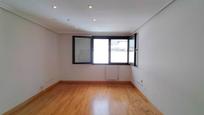 Bedroom of Flat to rent in  Madrid Capital  with Air Conditioner, Heating and Terrace