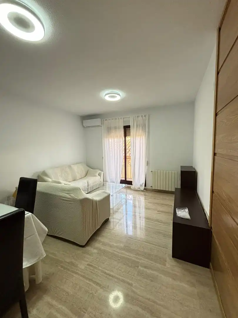 Wohnzimmer von Wohnung zur Miete in Valdepeñas