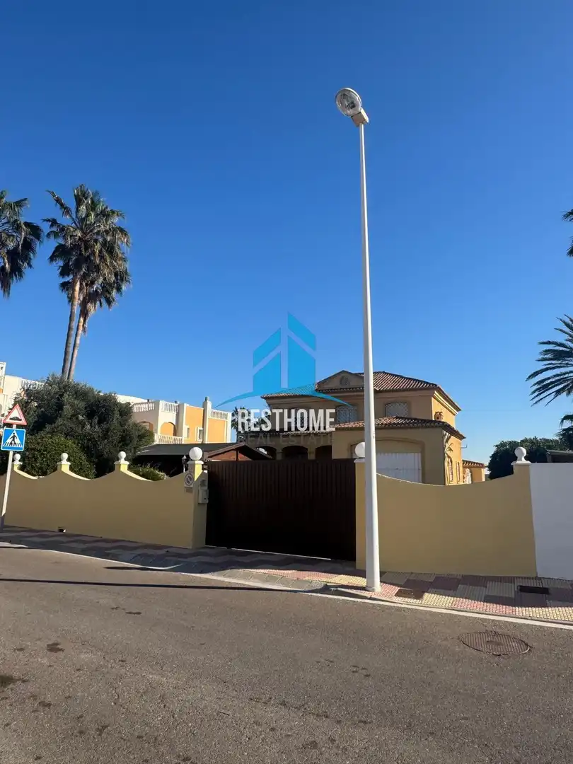 Vista exterior de Casa o chalet en venta en Cullera con Terraza