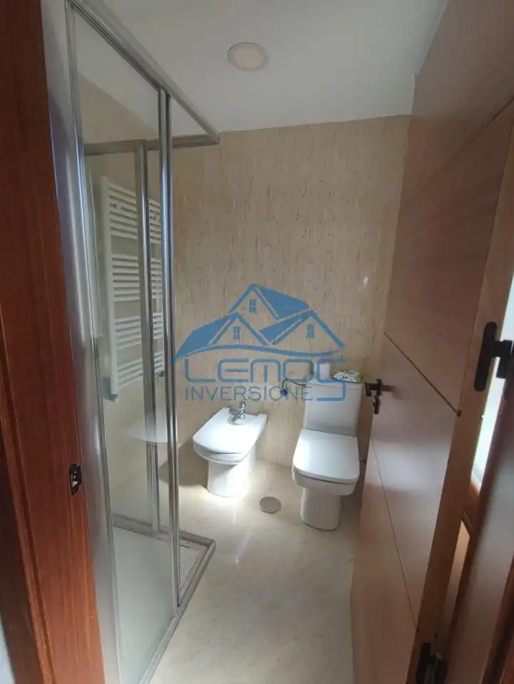 Bathroom of Houses for sale in Candamo  with Air Conditioner, Private garden and Terrace
