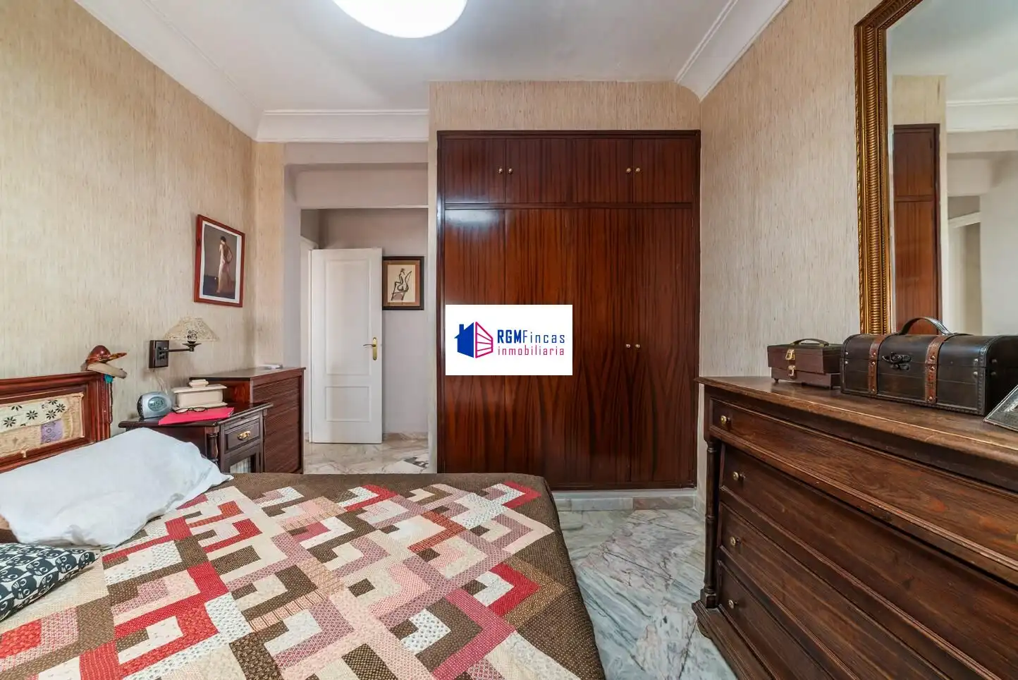 Bedroom of Flat for sale in Sevilla  with Air Conditioner and Storage room