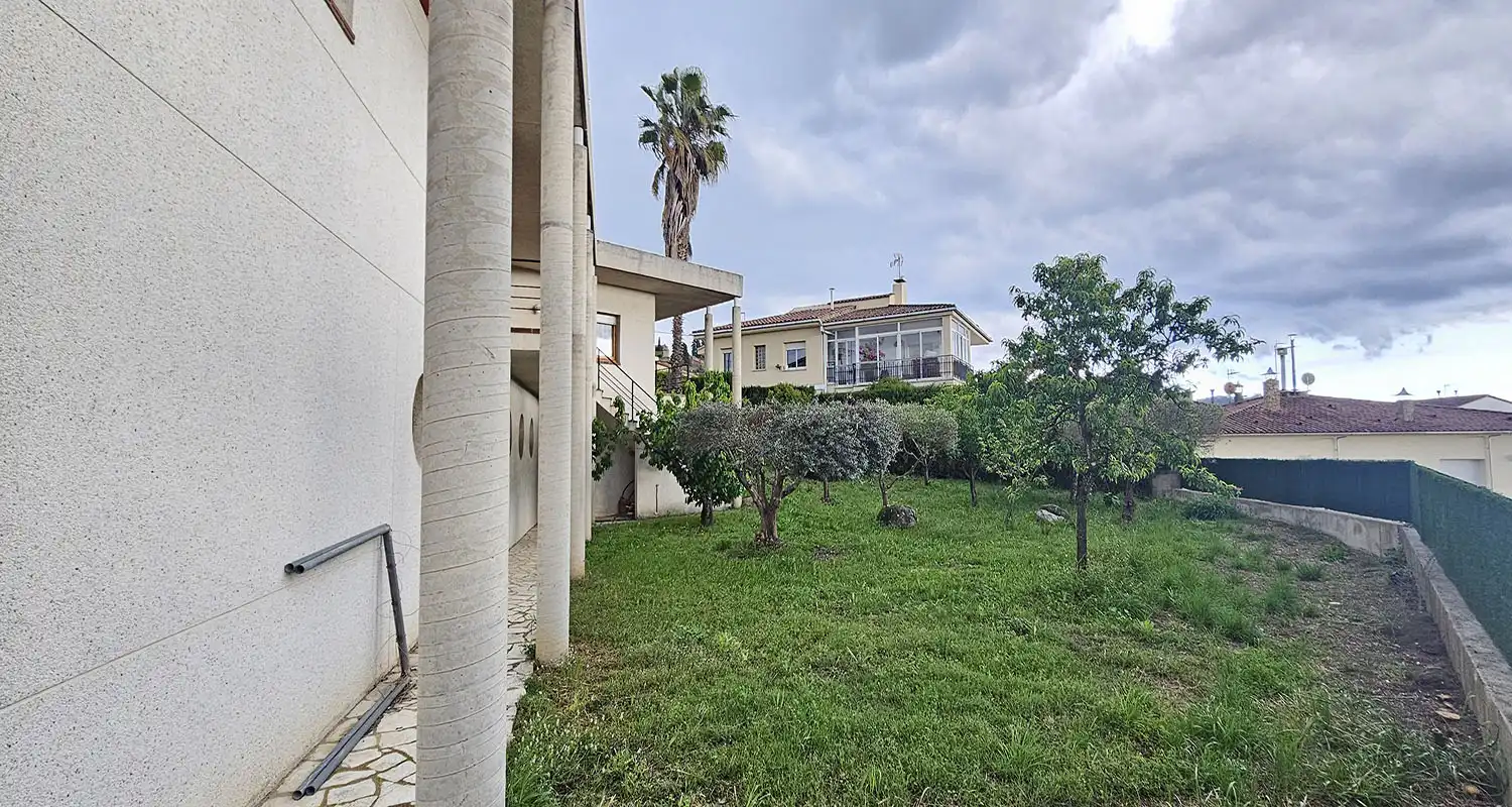 Vista exterior de Casa o xalet en venda en Hostalric amb Aire condicionat, Calefacció i Jardí privat