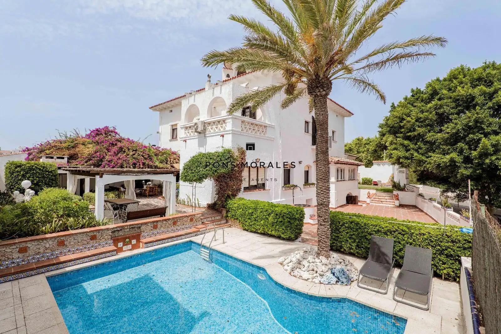 Xalet amb piscina en venda a Santa Eulalia