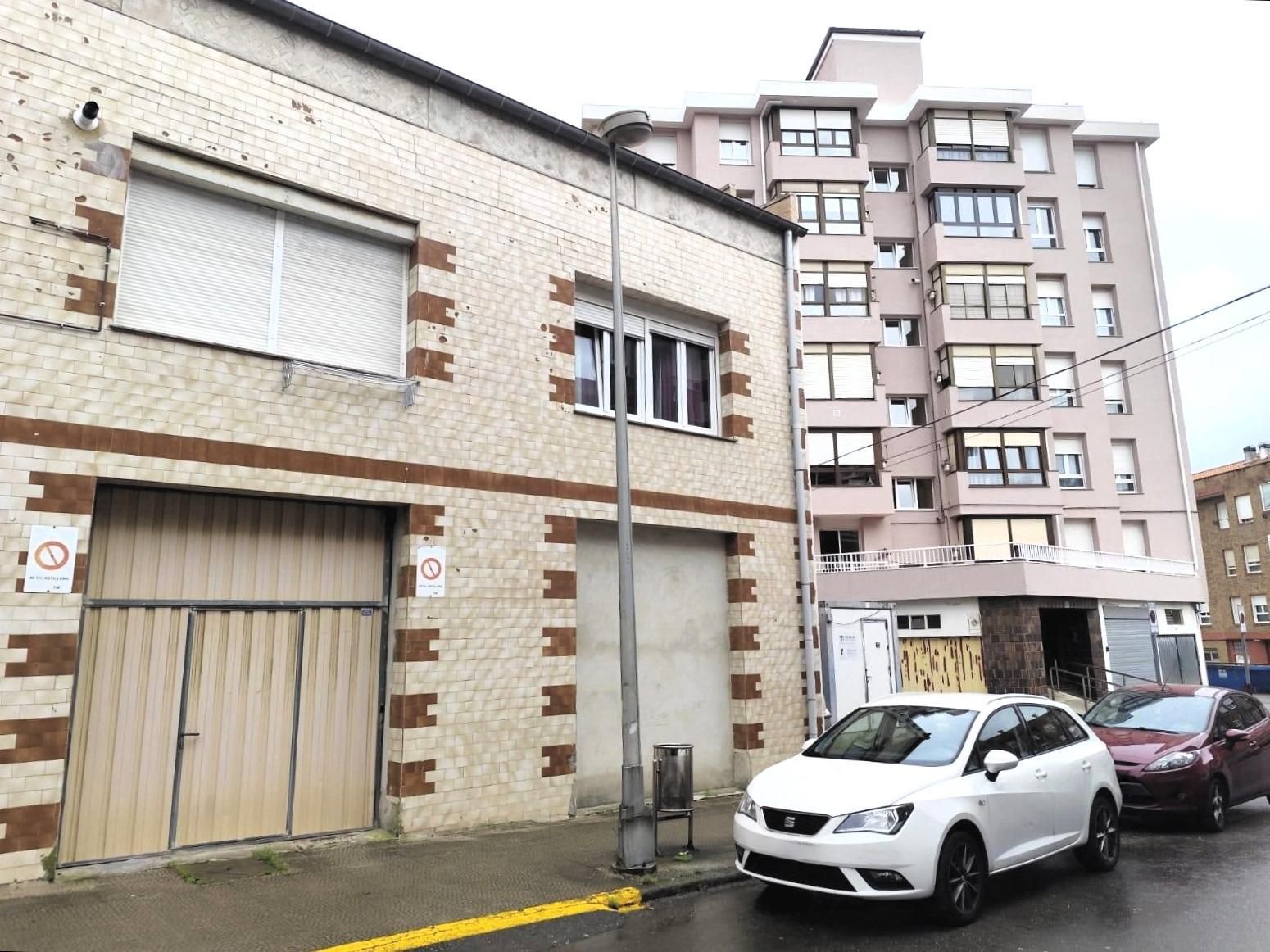 Vista exterior de Pis en venda en El Astillero   amb Calefacció i Traster