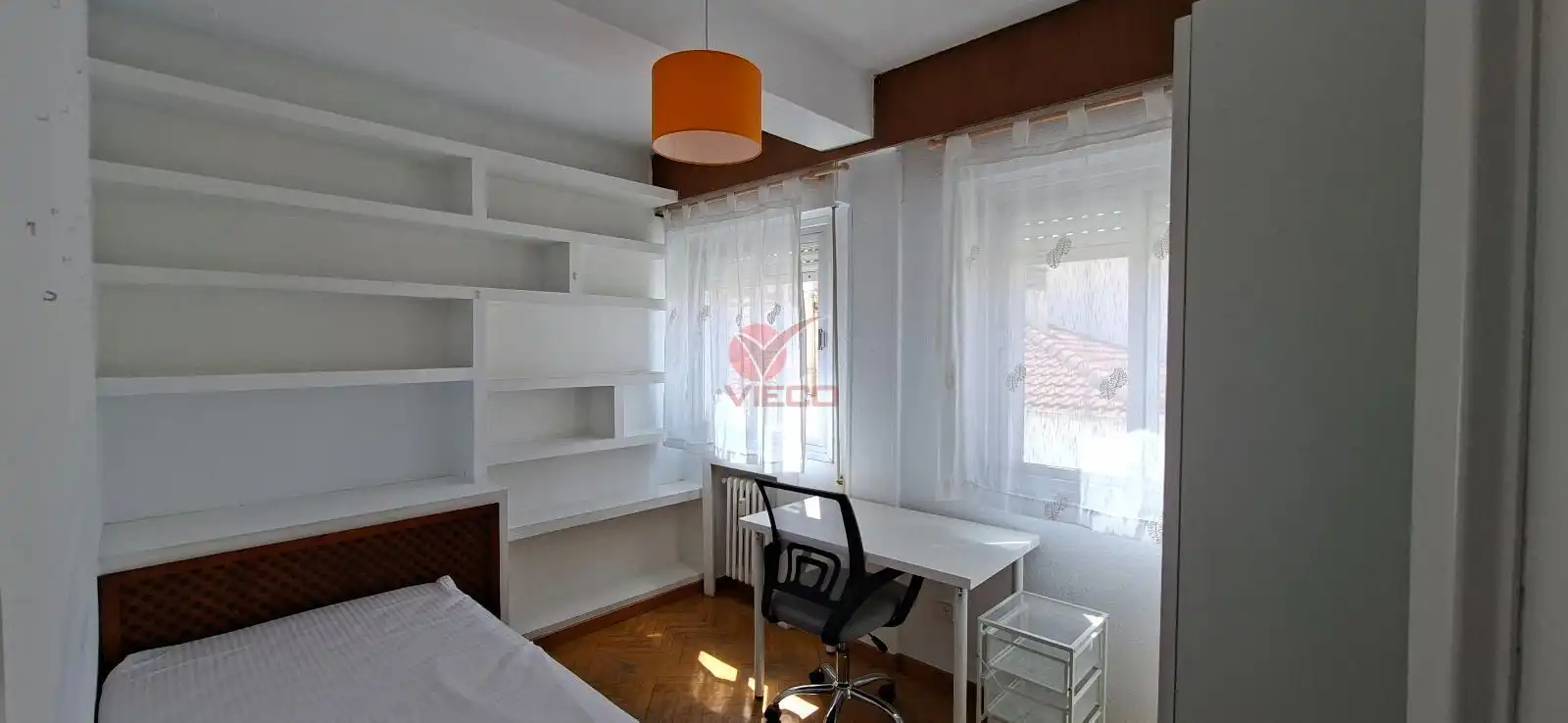 Schlafzimmer von Wohnung zur Miete in Cuenca mit Heizung und Möbliert
