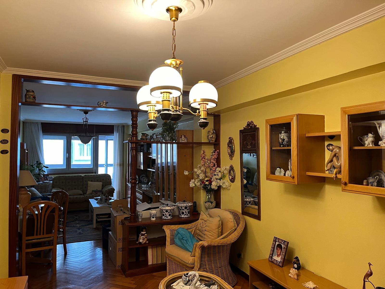 Sala d'estar de Pis en venda en Vigo  amb Calefacció, Parquet i Traster