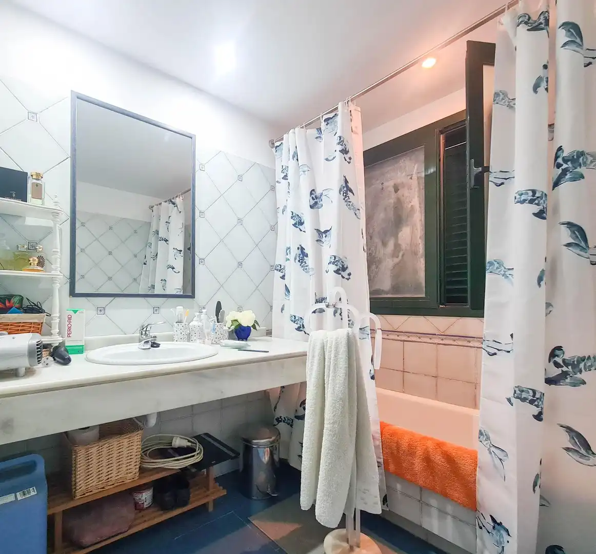 Baño de Casa o chalet en venta en El Casar con Terraza, Trastero y Piscina