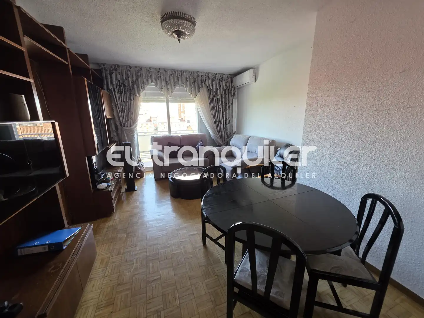 Living room of Flat for rent in Madrid  with Air Conditioner, Parquet flooring and Terrace