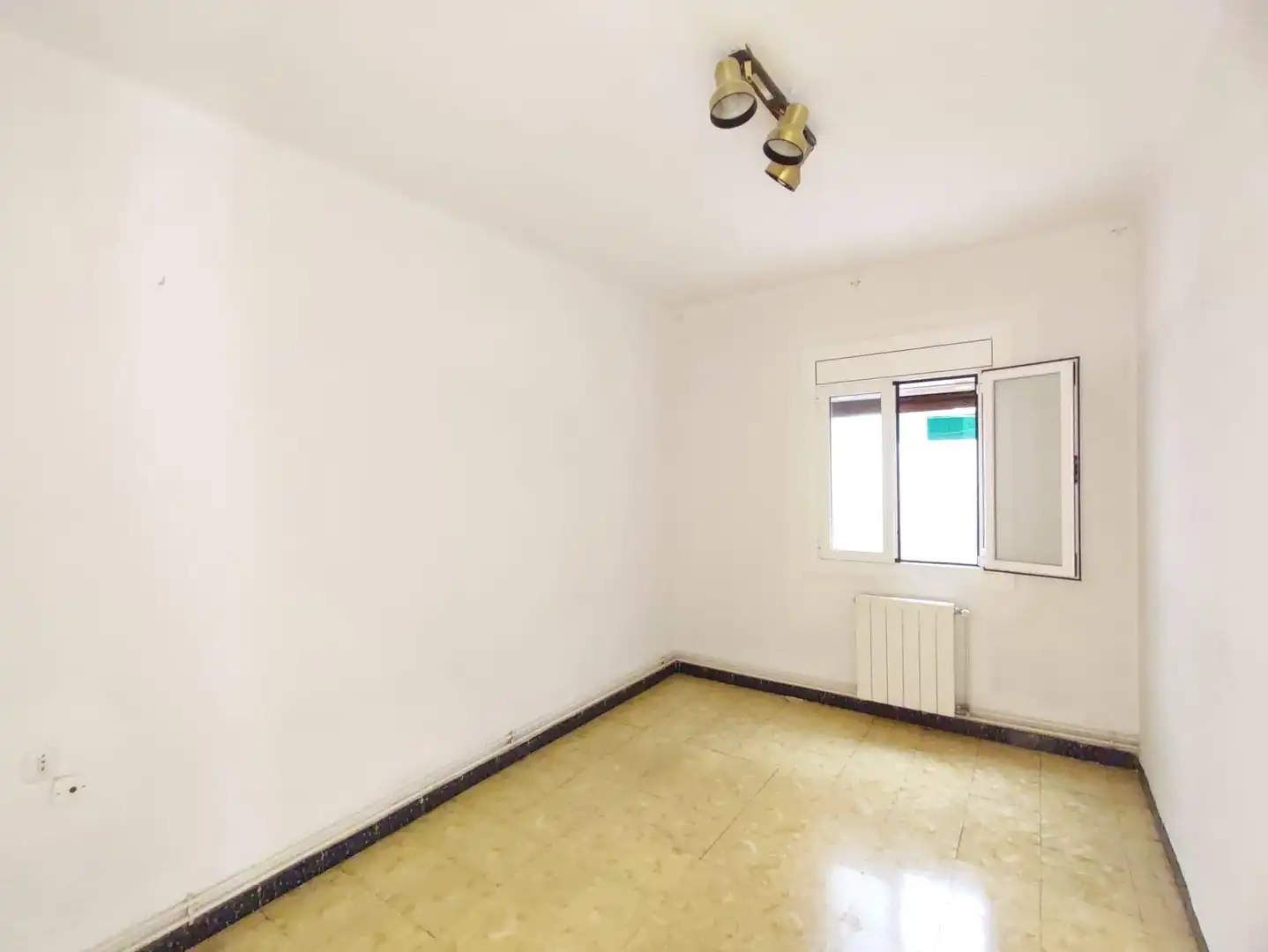 Schlafzimmer von Wohnung zum Verkauf in Manresa mit Balkon