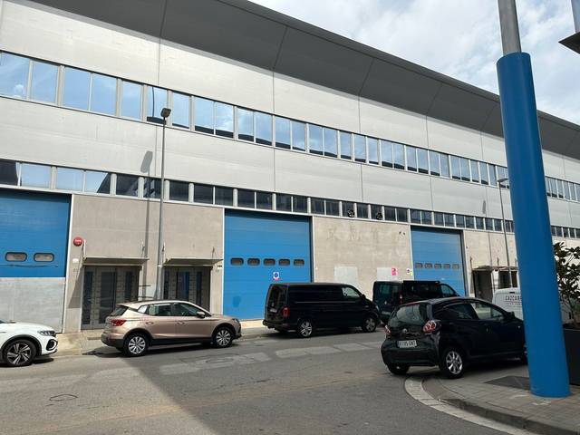 Nave industrial en Alquiler en Centre
