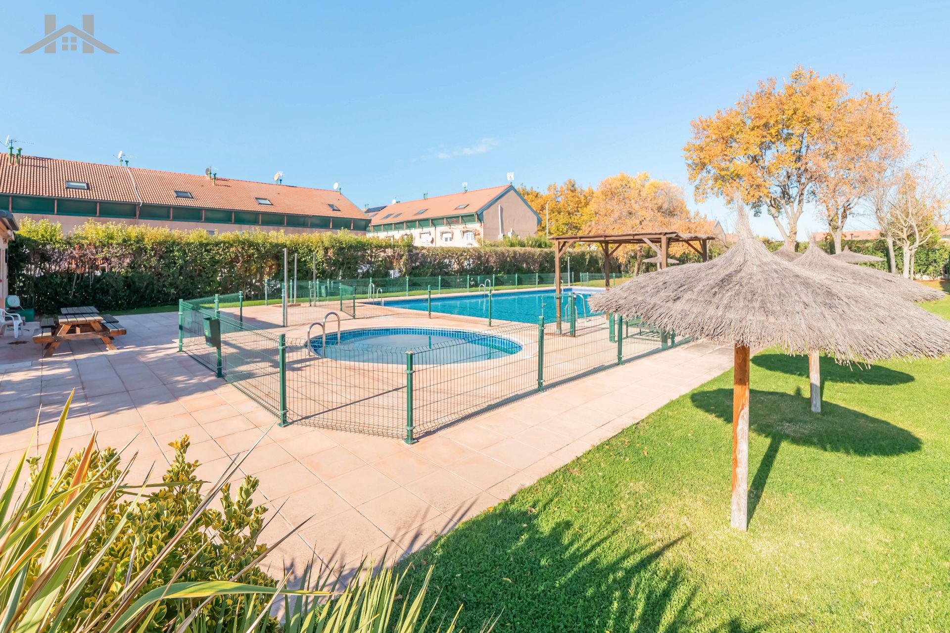 Piscina de Casa adosada en venta en Rivas-Vaciamadrid con Aire acondicionado, Calefacción y Jardín privado