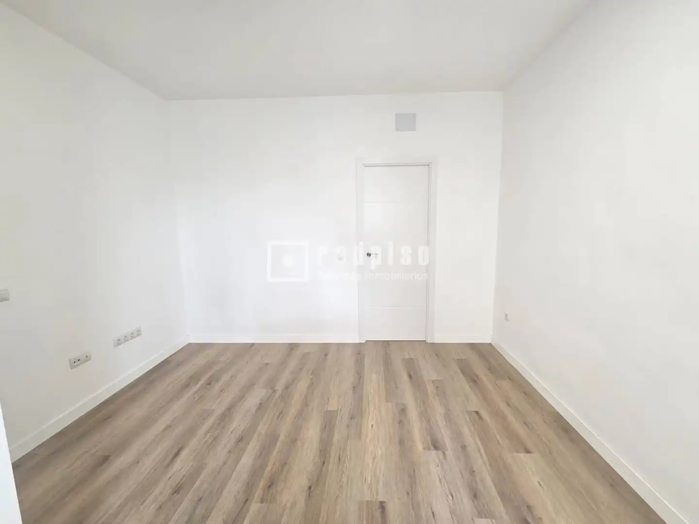 Habitación de Piso en venta en Madrid con Calefacción y Terraza