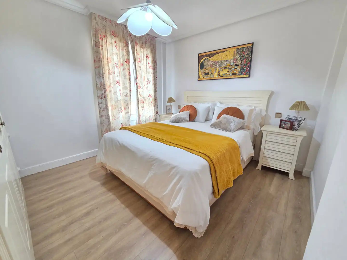 Bedroom of Flat for sale in Bilbao   with Heating and Balcony