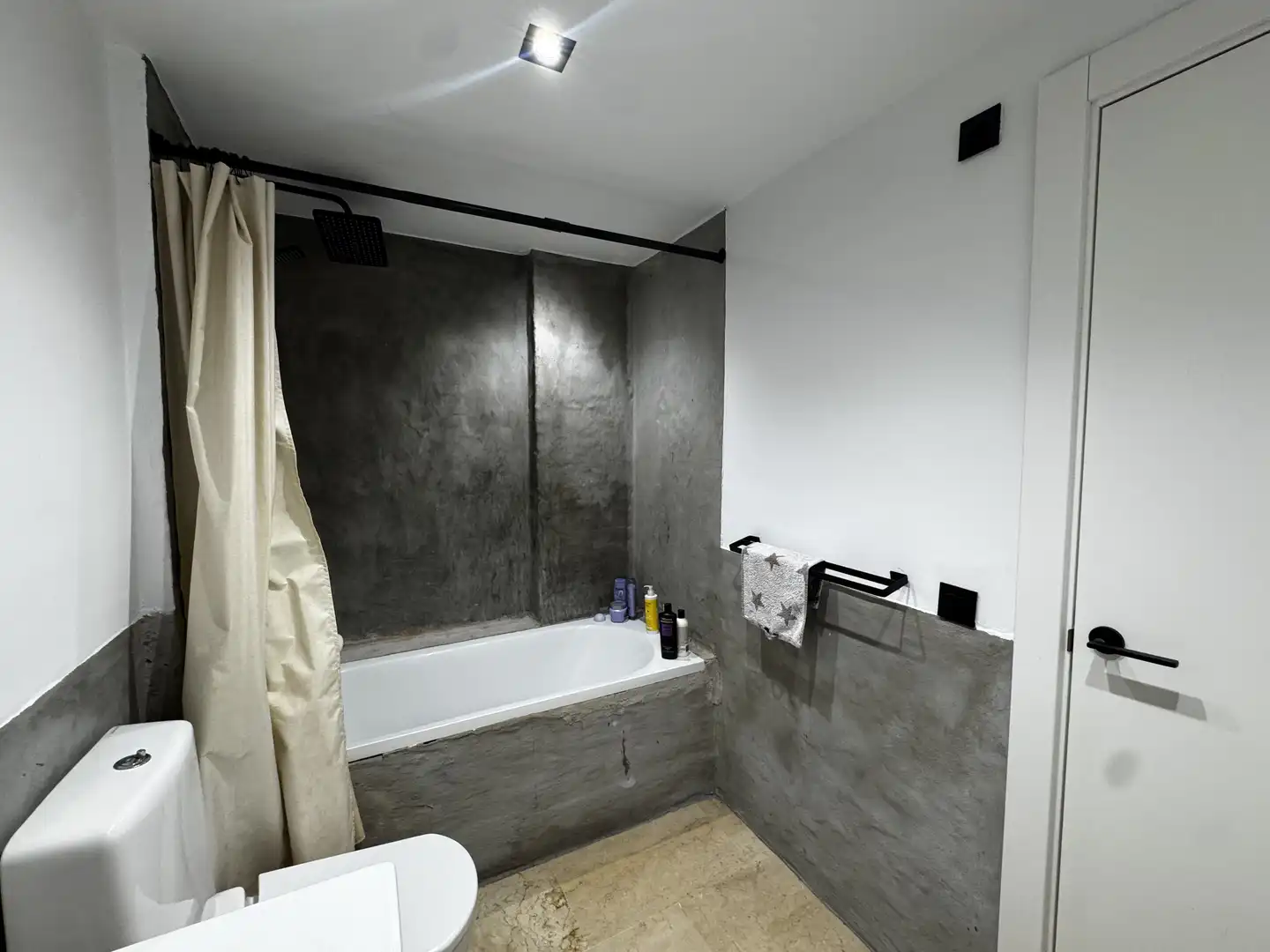 Baño de Ático en venta en Castell d'Aro, Platja d'Aro i s'Agaró con Calefacción, Terraza y Amueblado