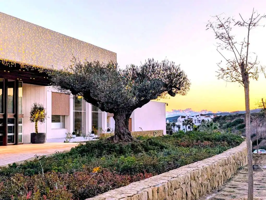 Außenansicht von Dachboden zum Verkauf in La Alcaidesa mit Klimaanlage, Heizung und Terrasse