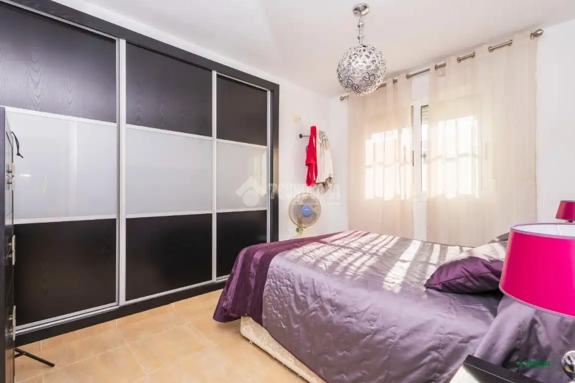 Dormitori de Àtic en venda en Almería amb Aire condicionat i Terrassa