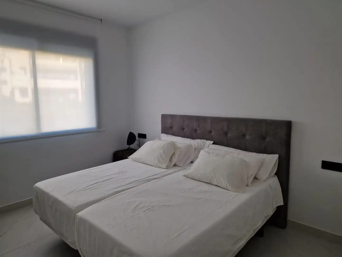 Dormitori de Apartament en venda en Estepona amb Aire condicionat i Terrassa