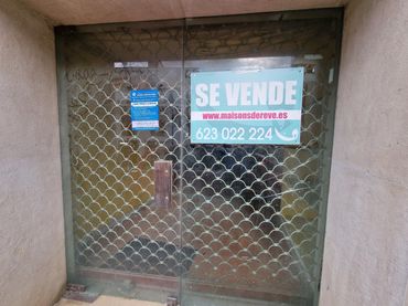 Locale commerciale in vendita a Calle Armando Cotarelo 29