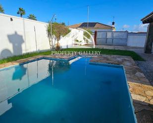 Swimming pool of House or chalet for sale in Chiclana de la Frontera  with Air Conditioner, Heating and Private garden