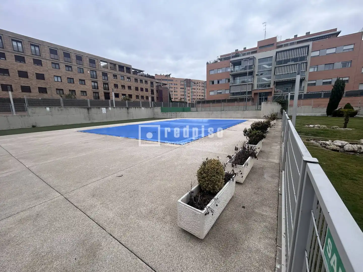 Swimming pool of Flat for sale in Parla  with Air Conditioner, Heating and Private garden