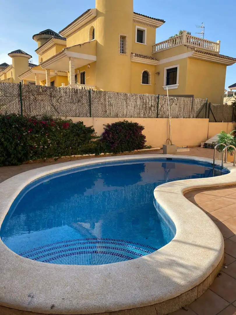 Villa avec terrasse à vendre à Orihuela Costa