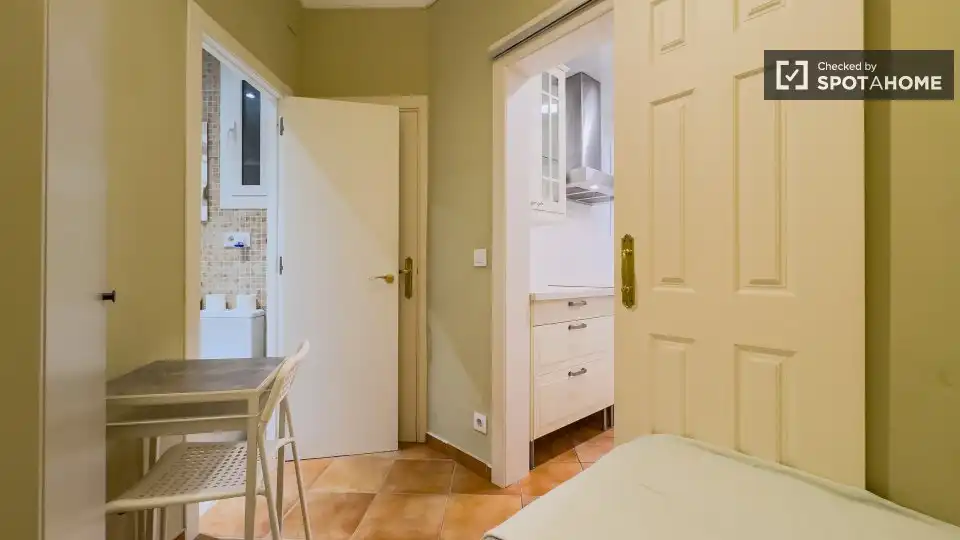 Habitación en La Nova Esquerra de l'Eixample