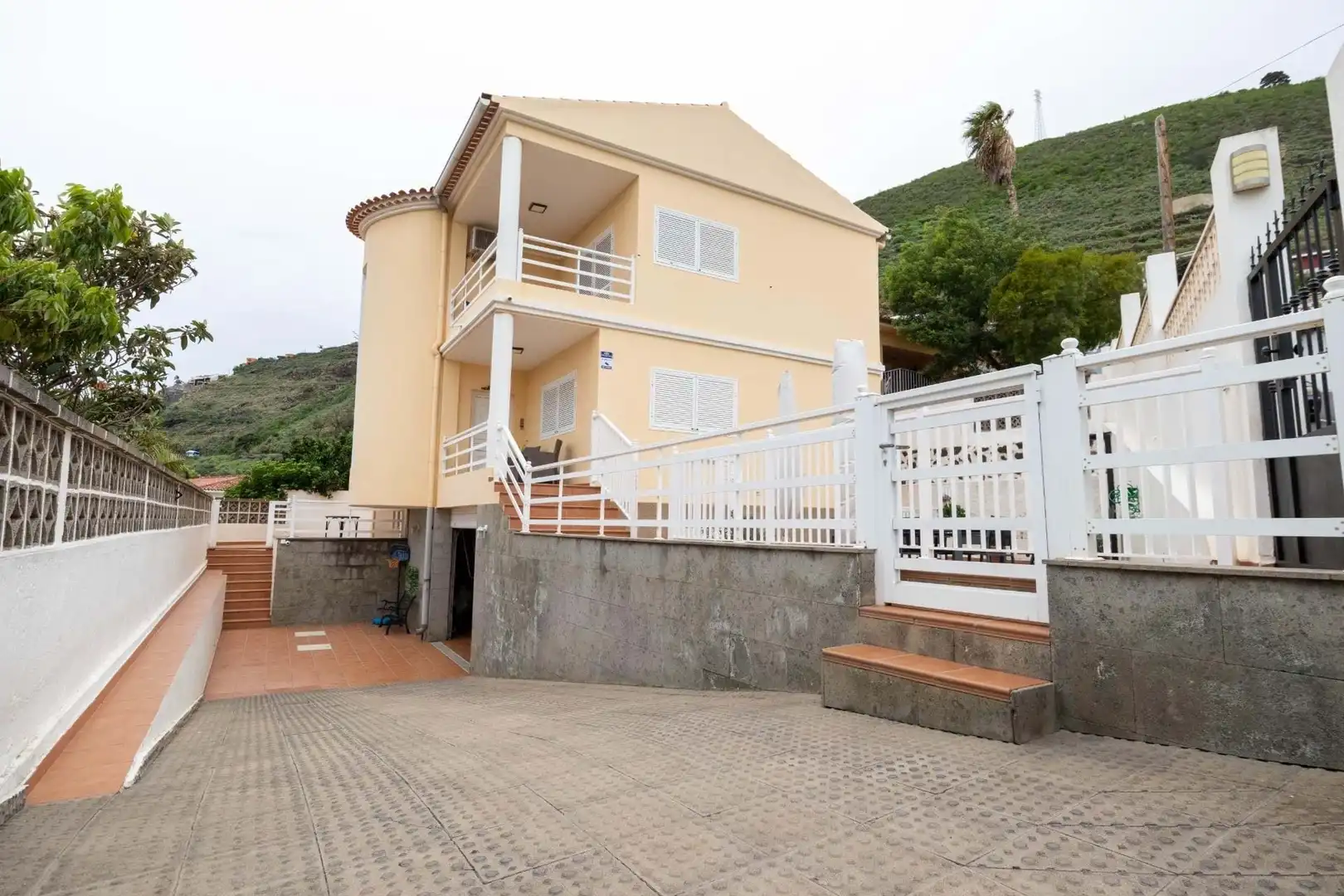 Exterior view of Houses for sale in La Orotava  with Terrace and Balcony