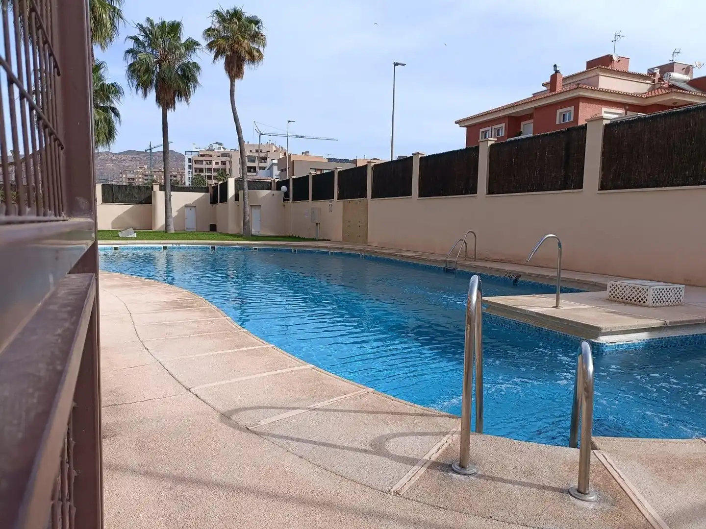 Swimming pool of Flat for rent in Roquetas de Mar  with Terrace, Furnished and Community pool