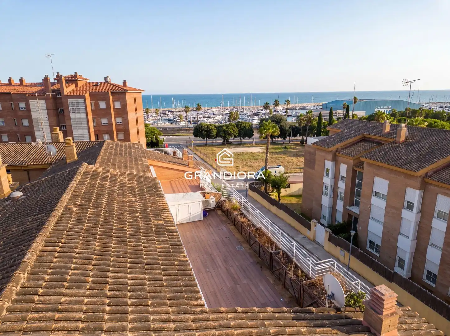 Terrasse von Maisonette zur Miete in Sant Andreu de Llavaneres mit Klimaanlage, Terrasse und Schwimmbad