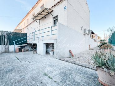 Adosado con jardín en venta en Carrer de Sant Pere Pescador 20
