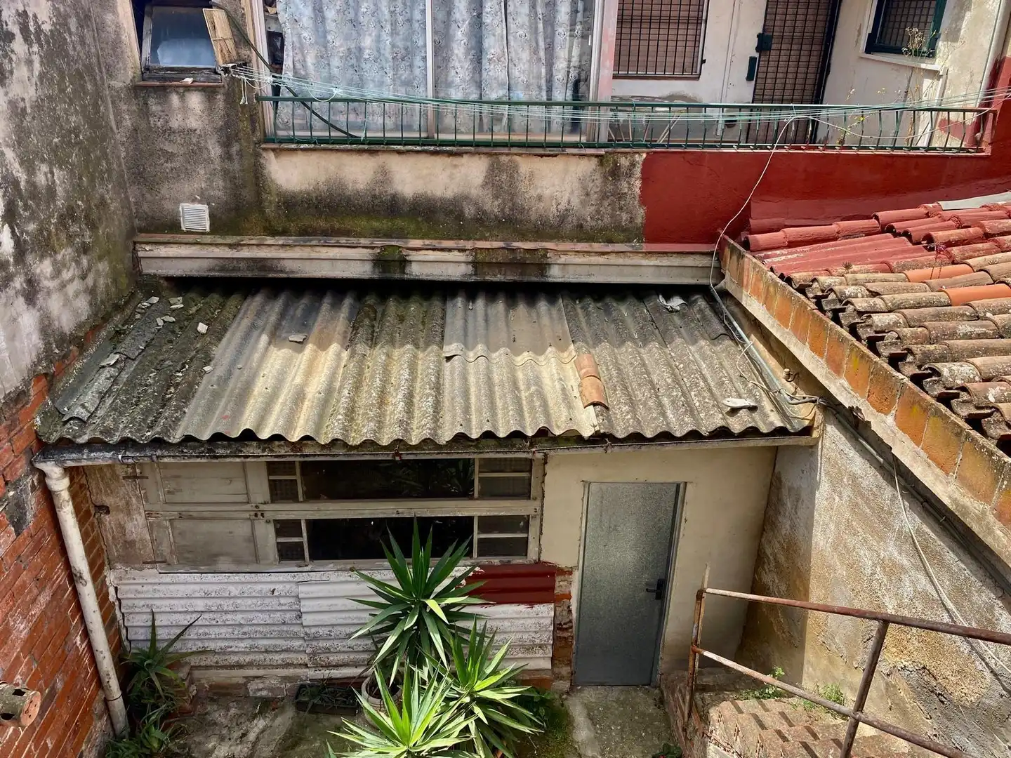 Exterior view of Houses for sale in Sabadell