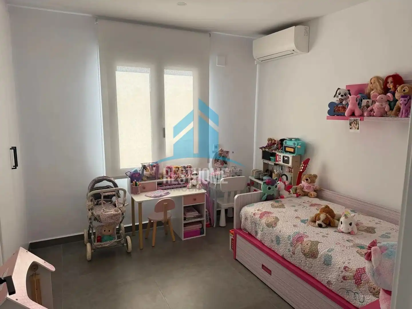 Bedroom of Houses for sale in Oliva  with Air Conditioner, Heating and Private garden