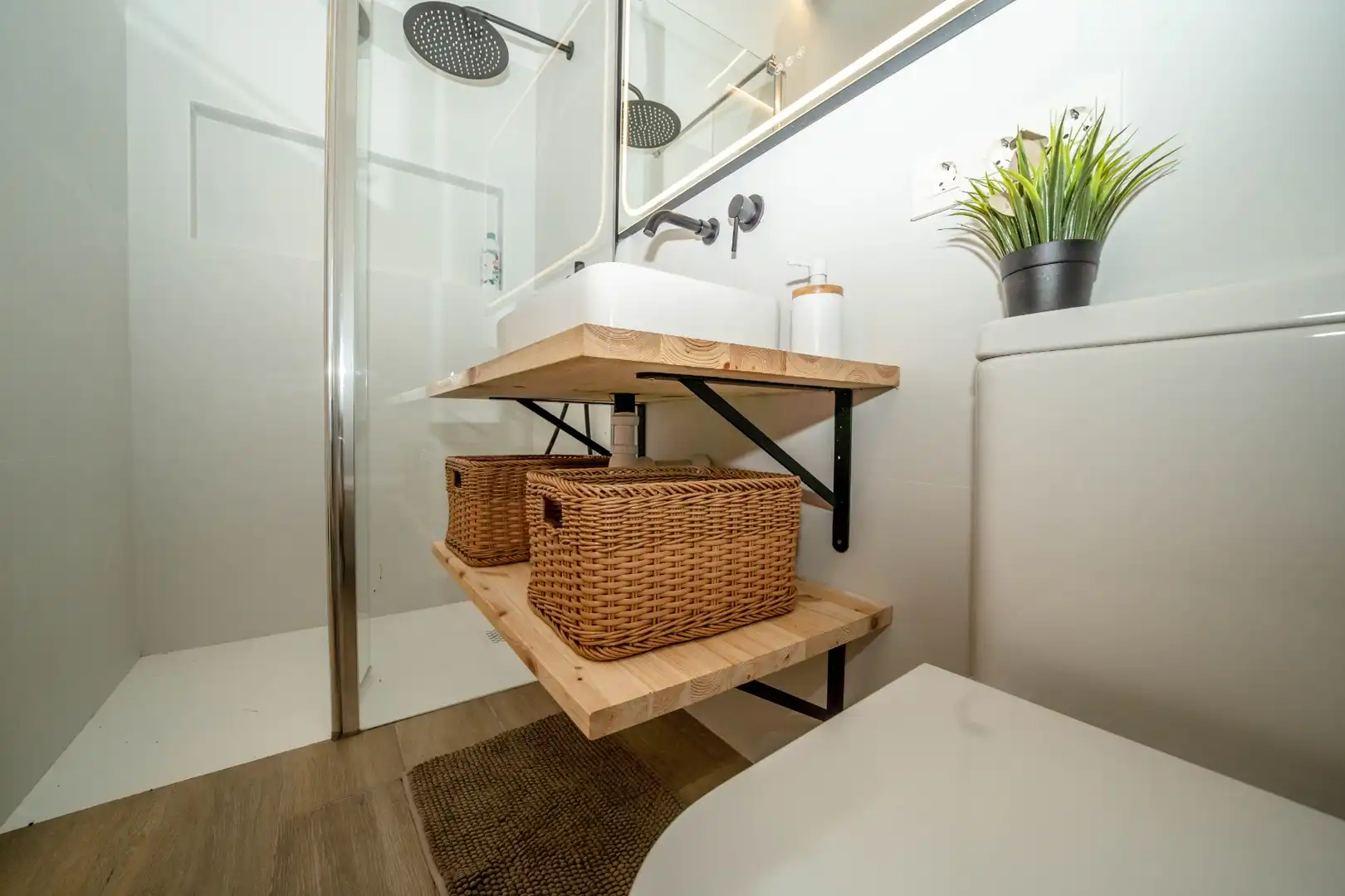 Bathroom of Study for rent in Orihuela  with Swimming Pool, Furnished and Oven