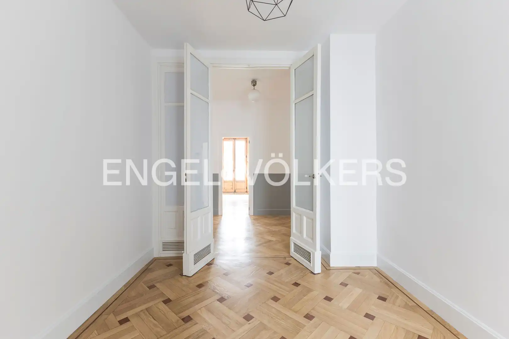 Piso de alquiler en Madrid con Calefacción, Parquet y Balcón