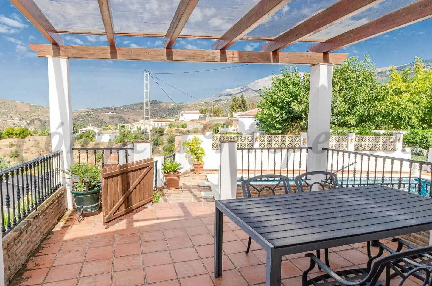 Houses for sale in Canillas de Albaida, Málaga