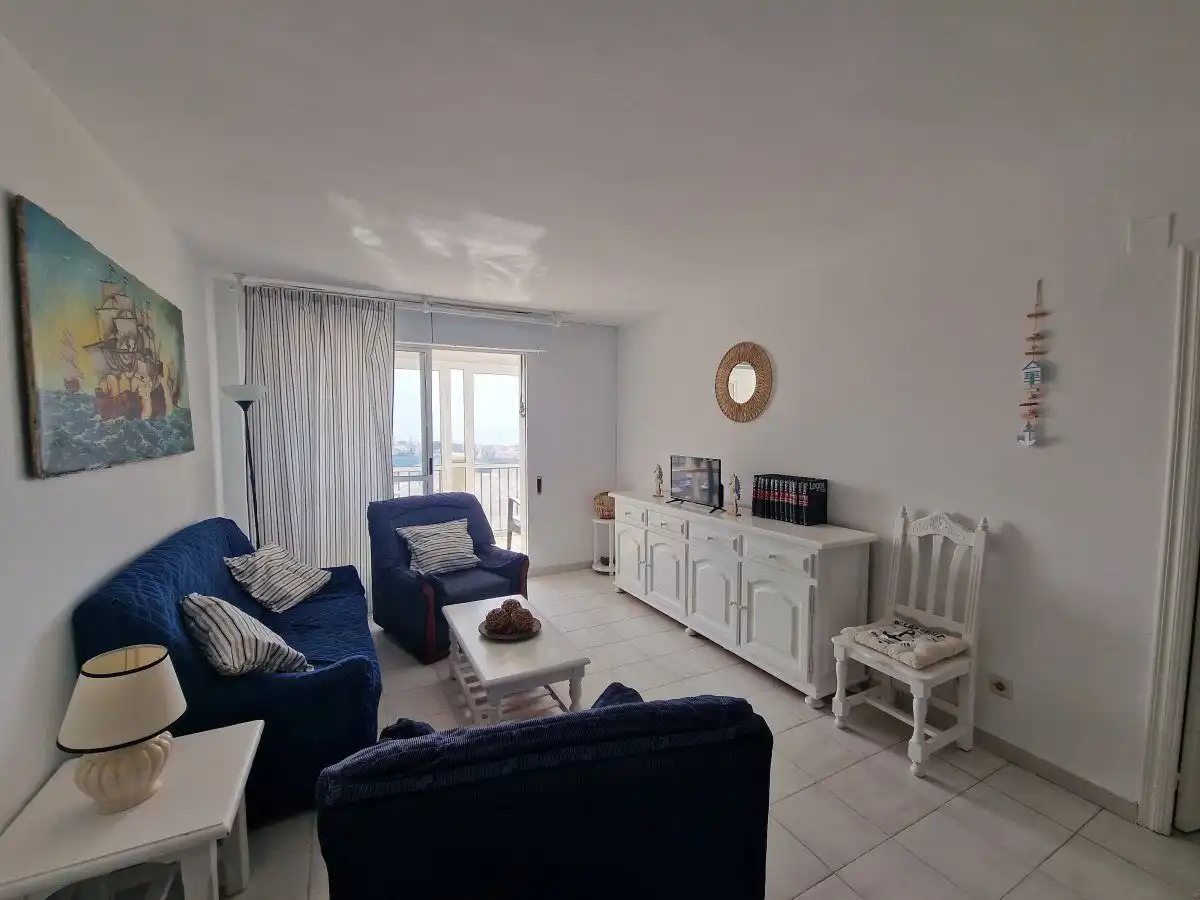 Sala de estar de Piso en venta en Almonte con Terraza, Balcón y Piscina comunitaria