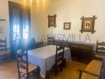 Casa amb balcó en venda a El Ajolí