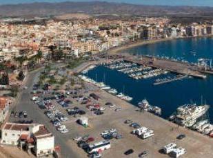 Vista exterior de Apartament de lloguer en Águilas amb Terrassa i Balcó