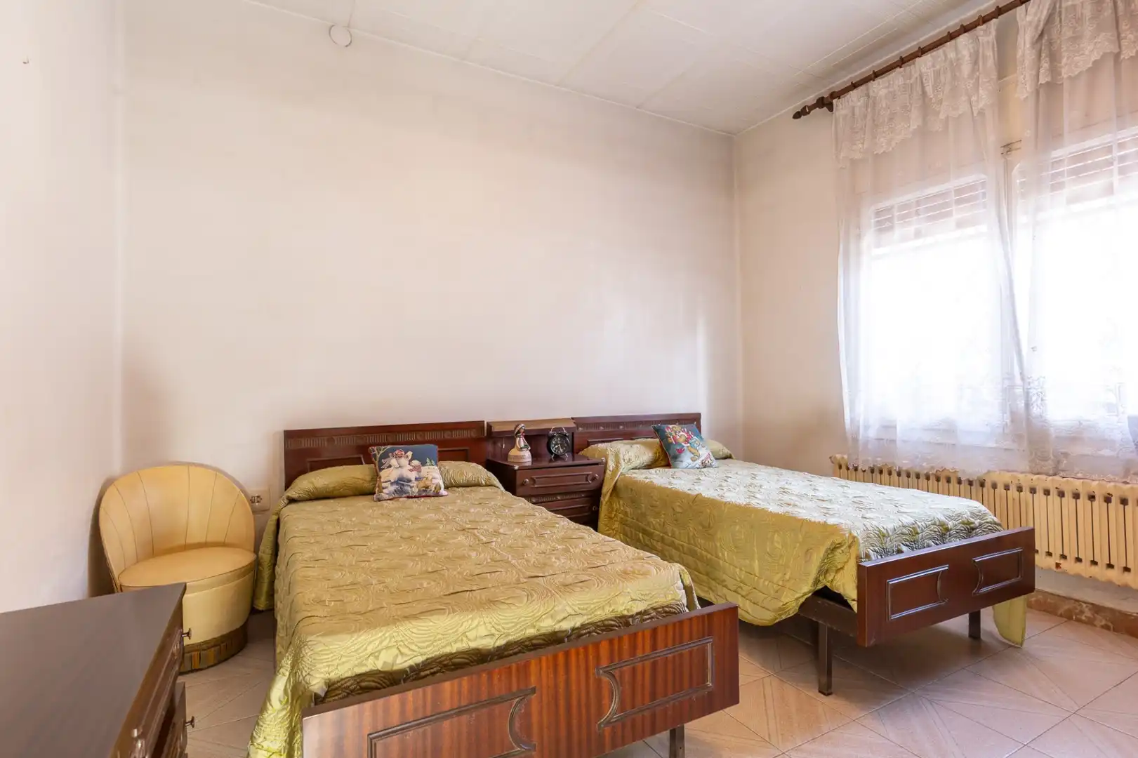 Dormitori de Casa o xalet en venda en Rubí amb Terrassa i Traster